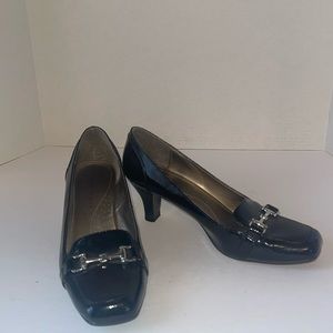 Karen Scott Textured Patent Leather Heels